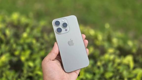 UN-OPENED Apple iPhone 16 Pro Max - 256GB - Black Titanium